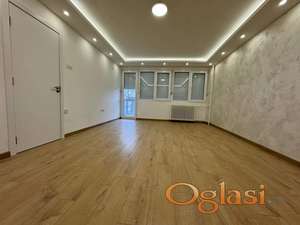 **LUX STAN NA TOP LOKACIJI – LIMAN 2**